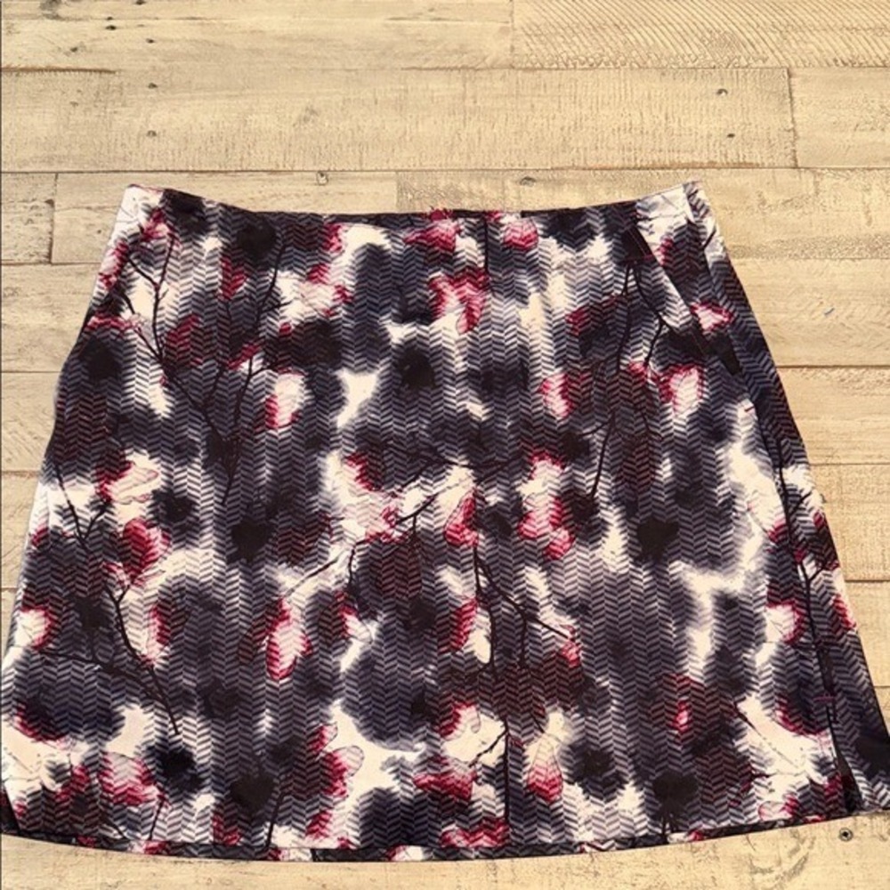 Lady Hagen Womens Golf Skort Size 8 Floral Chevron Print Purple Black White
